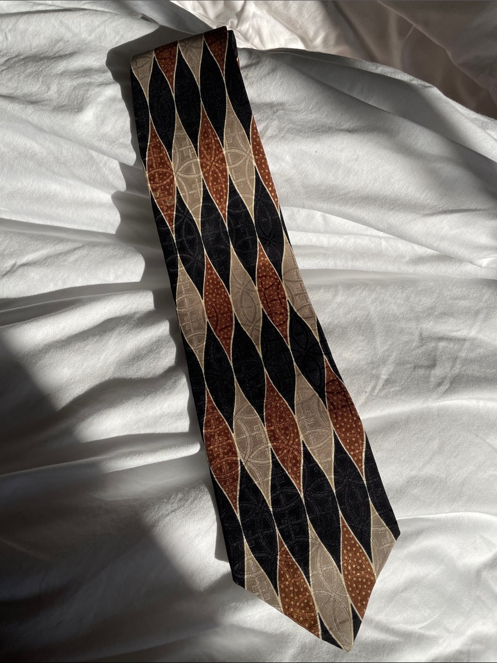PRINCIPE Men's Geometric Wave Tie in Black, Brown & Tan